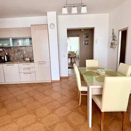 Bellevue Apartmán Ravda
